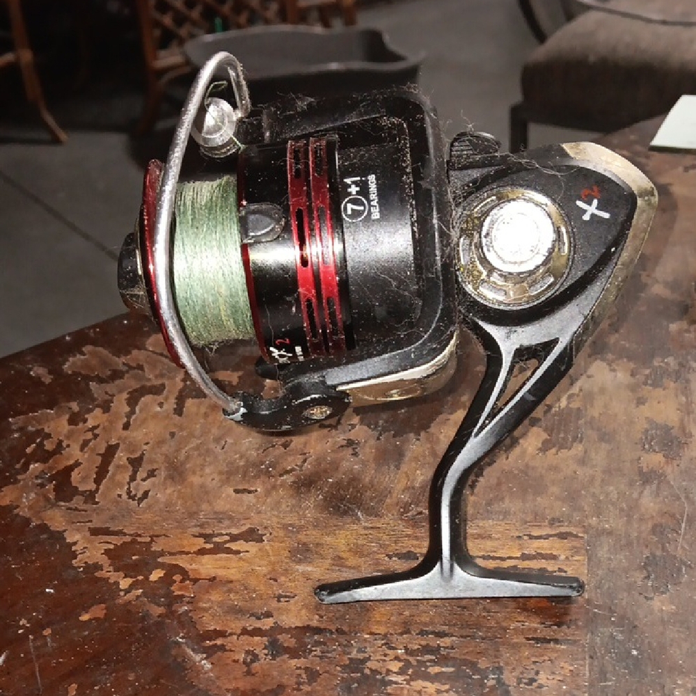 Acuflex 2 Black and Red Fishing Reel (SKU 503)